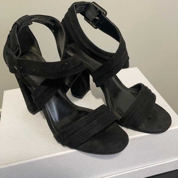 Black Heels - Picture 1 of 2